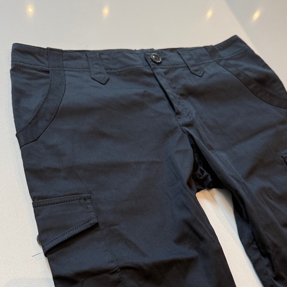 The Limited The Drew Fit Women's Black Cargo Cropped Capris, Size 10 - Picture 2 of 9